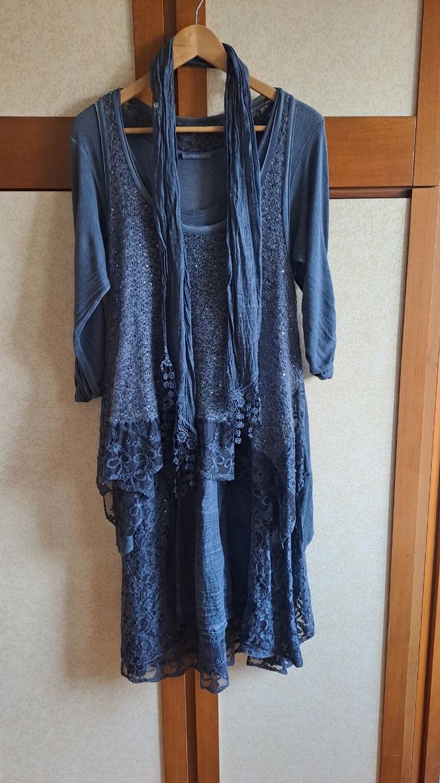 Vestito lungo blu in pizzo