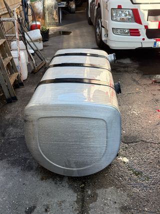 DEPOSITO COMBISTIBLE CAMION VOLVO 