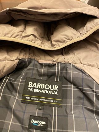 Abrigo Barbour International S