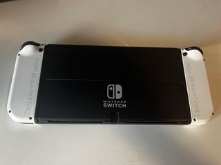 Nintendo Switch - Blanca y Negra