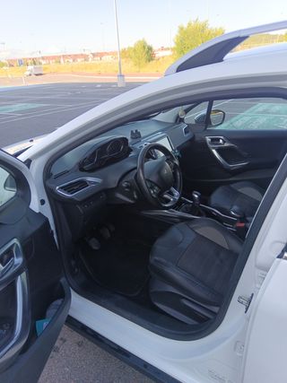 Peugeot 2008 Allure 1.6 e-HDI 92cv