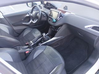 Peugeot 2008 Allure 1.6 e-HDI 92cv