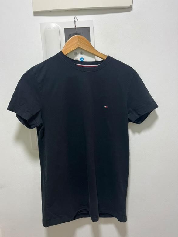 Camiseta Tommy Hilfiger negra