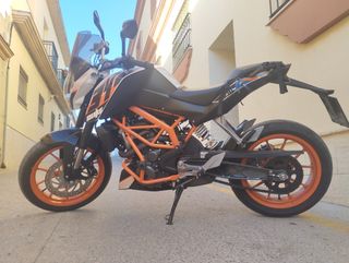 KTM DUKE 390 - Moto
