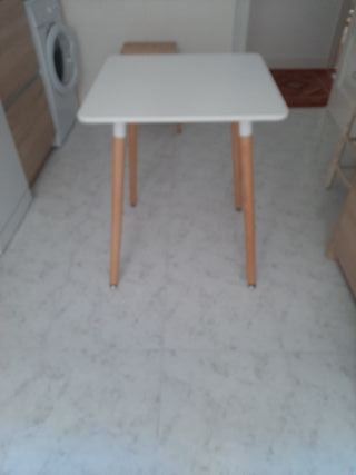 Mesa cocina blanca pequeña