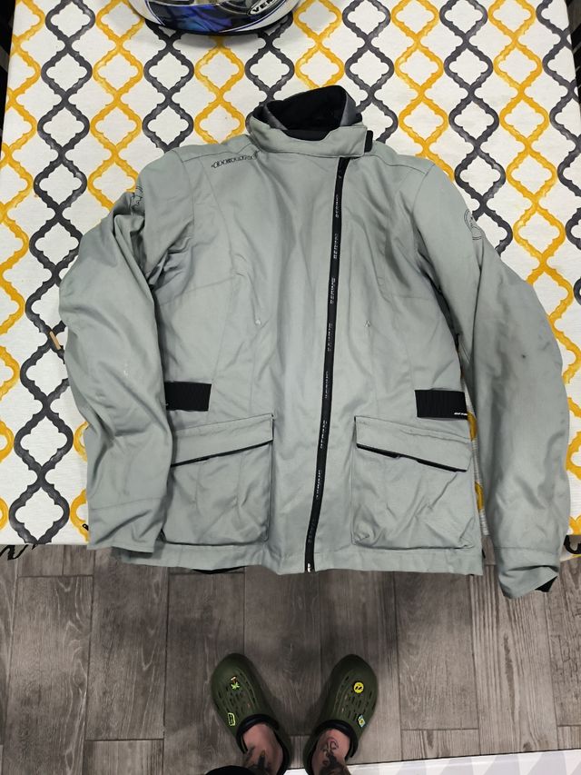 Chaqueta moto mujer Revit