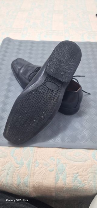 Zapatos negros de cuero
