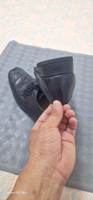 Zapatos negros de cuero