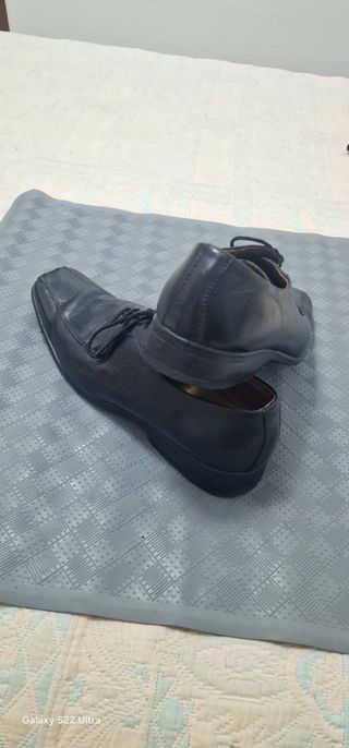 Zapatos negros de cuero