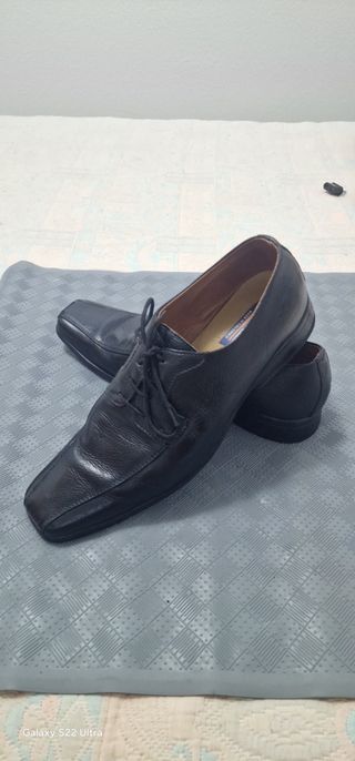 Zapatos negros de cuero
