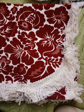 Colcha vintage roja y blanca. Sin estrenar 