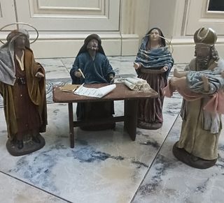Enunciación.
Marca serrano.
Figuras de 13 cm.
