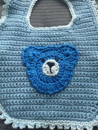 Bavaglino all'uncinetto di cotone