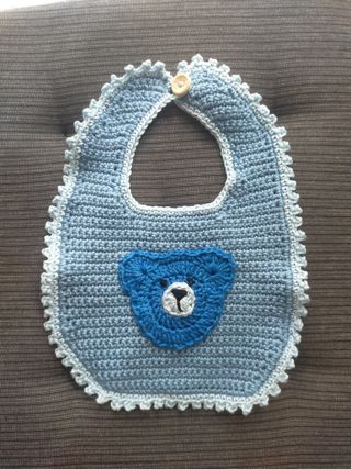 Bavaglino all'uncinetto di cotone