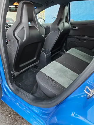 SEAT Leon Cupra R 2011