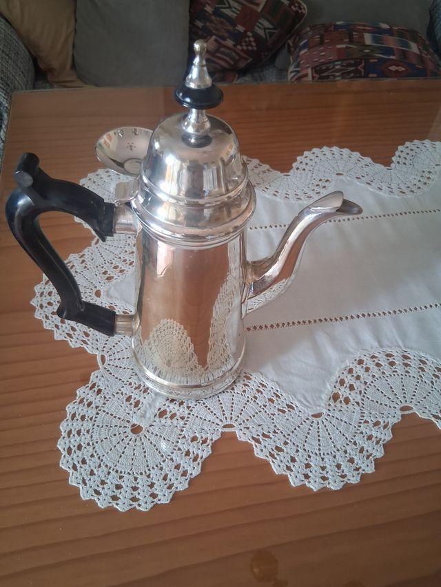 Caffettiera in alpaca argentata