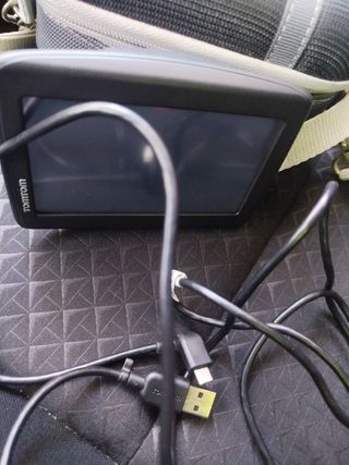 TomTom GPS 4EN42 Z1230 con funda, cable y ventosa