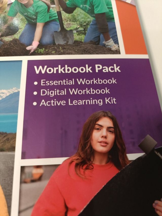On Track 4 Workbook + Active Learning Kit (Cast...