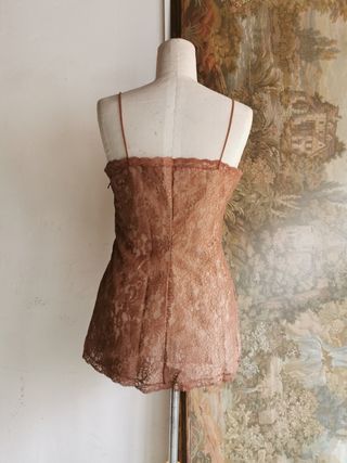Vestido lencero encaje marrón años 60