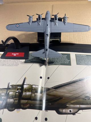 Avión Boeing B-17C (Maqueta)