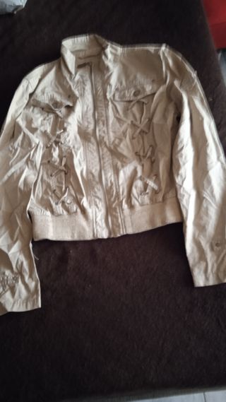 Chaqueta torera beige