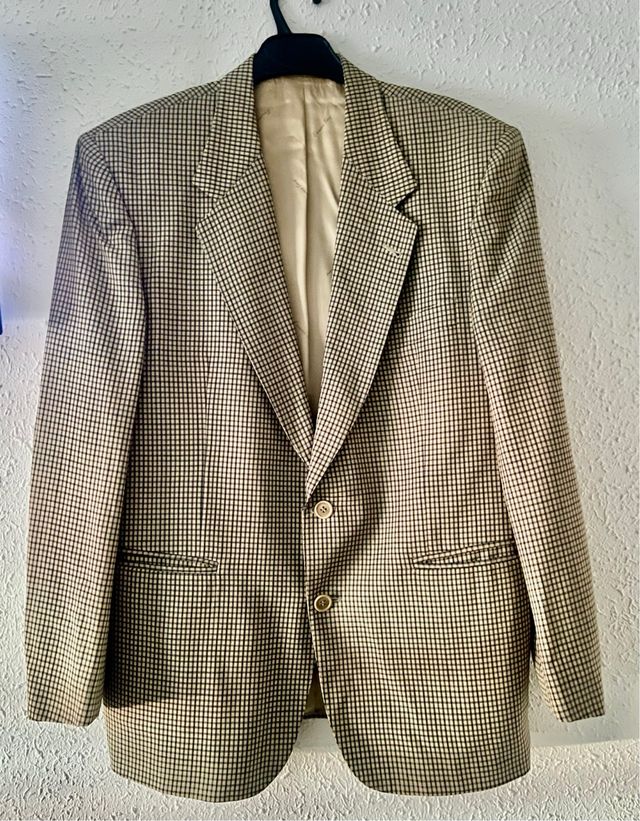 Americana cuadros beige-marrón y azul .