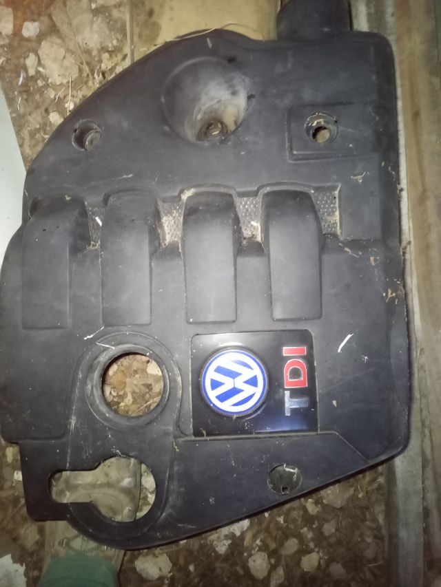 Tapa motor TDI VW (creo que es de un Passat)
