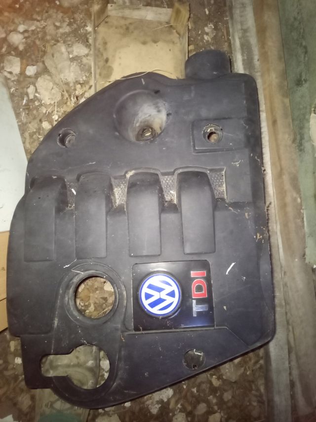 Tapa motor TDI VW (creo que es de un Passat)
