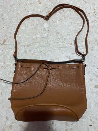 Bolso marrón bandolera