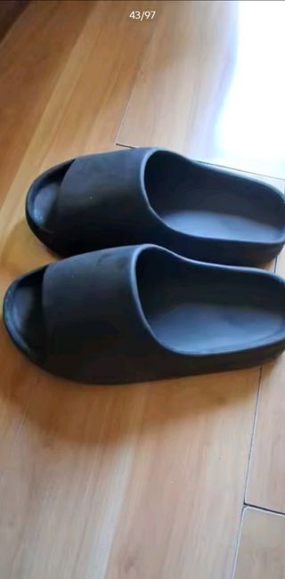 Chanclas negras