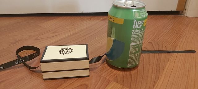 Yanes. Caja regalo Yanes - Beige y Negro