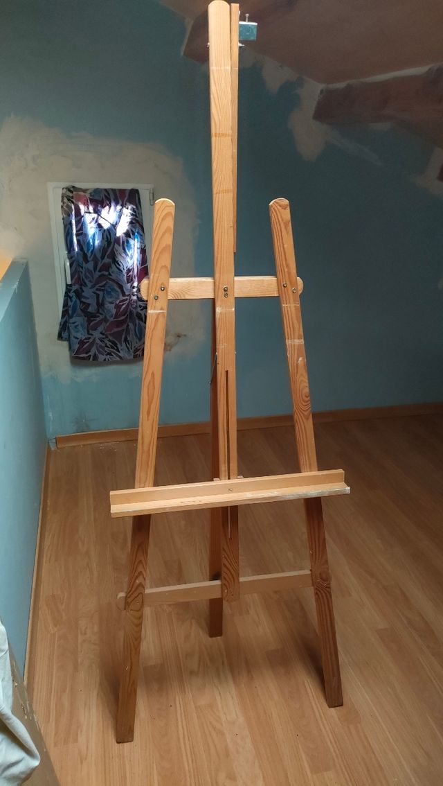 Caballete + 3 lienzos