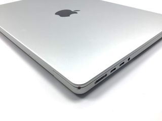 portatil apple apple macbook pro m3 8-core 4.0 14 (10gpu) (2023) (a2918)