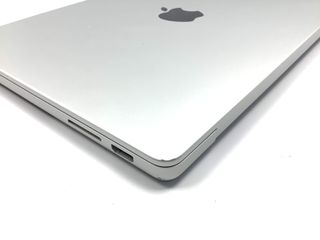portatil apple apple macbook pro m3 8-core 4.0 14 (10gpu) (2023) (a2918)