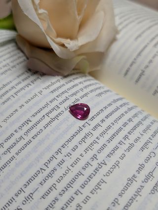 Rubíe natural rosa-rojo