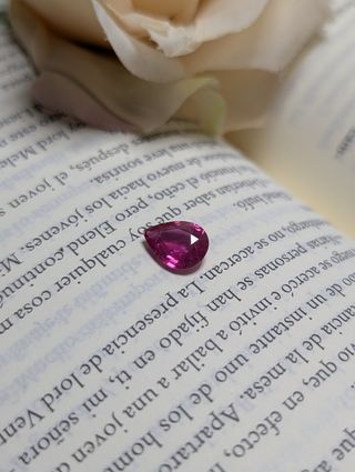 Rubíe natural rosa-rojo