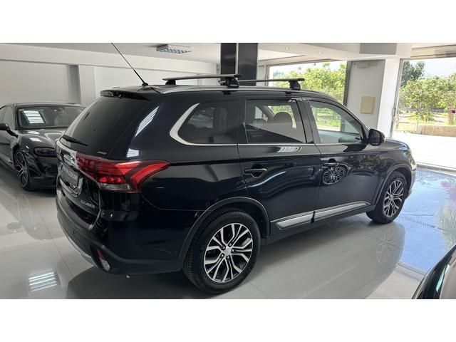 Mitsubishi Outlander 220 DI-D Kaiteki 4WD Auto 110 kW (150 CV)