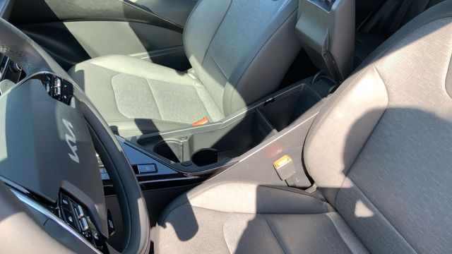 Kia Niro BEV 65KWH 150KW E-NIRO EMOTION 204 5P