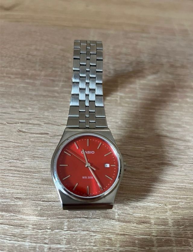 Reloj Casio MTP-B145D-2A2V rojo