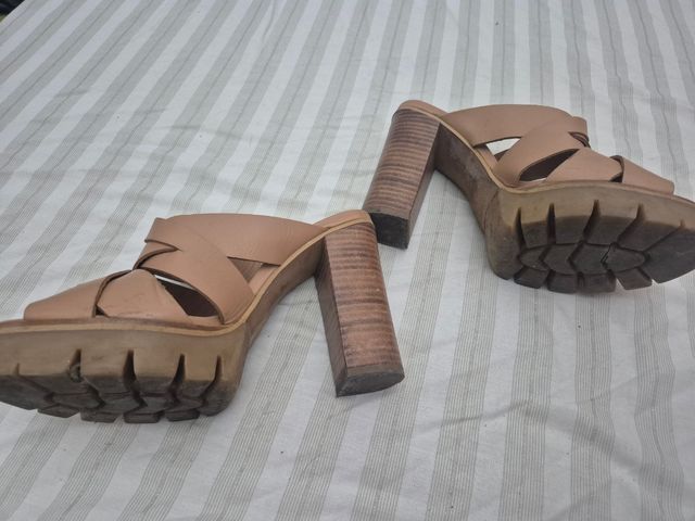 Zandalias Uterqüe beige