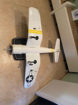 Avión Corsair RC escala