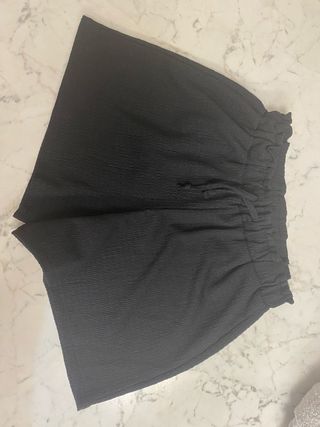 Shorts neri vita elasticizzata