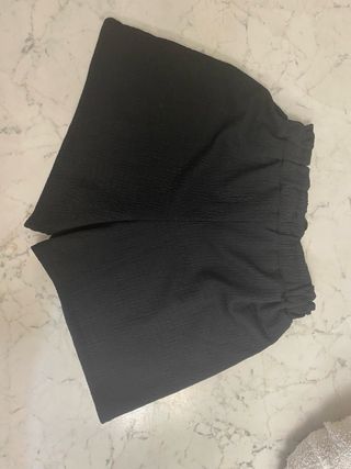 Shorts neri vita elasticizzata