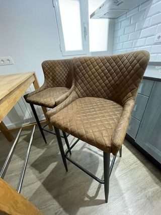 Mesa cocina + 2 taburetes