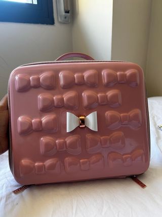 Maleta maquillaje o skincare rosa 