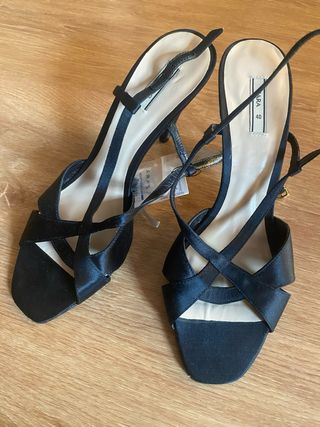 Sandalias Zara negras raso -talla 40 SIN ESTRENAR