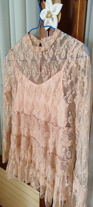 Blusa encaje rosa