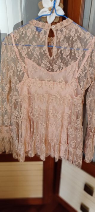 Blusa encaje rosa