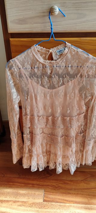 Blusa encaje rosa