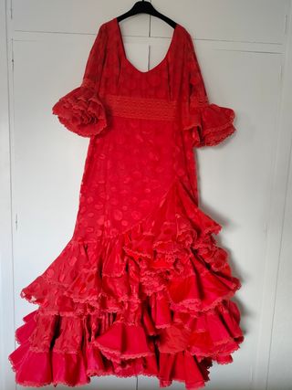 Traje Flamenca color coral 
